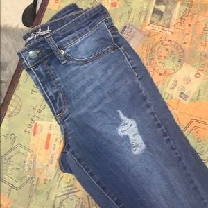 Barely worn high waisted jeans